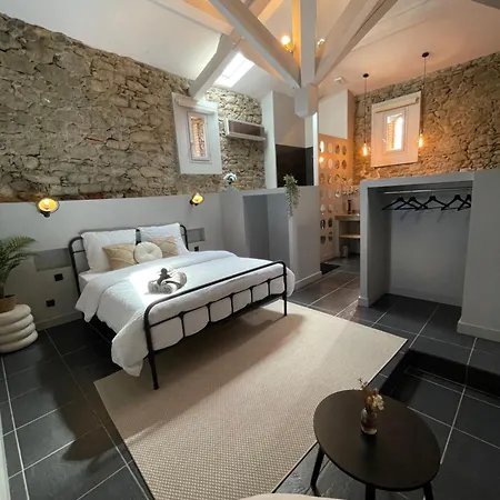 La Tuilerie Du Bazalac Bed & Breakfast *